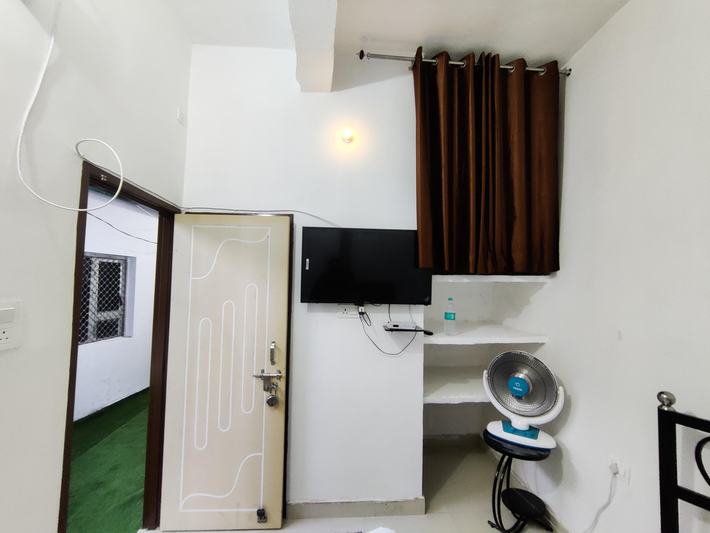 Room 1 Image 4